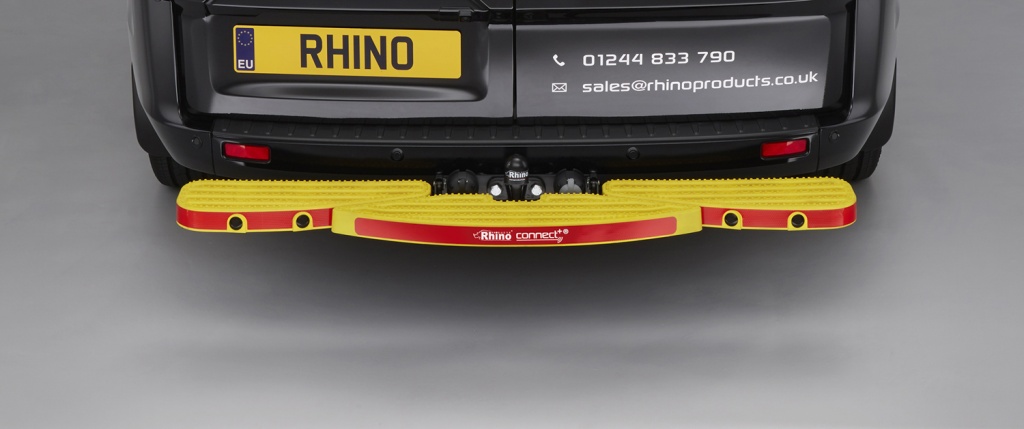 TowStep-Yellow-with-Connect